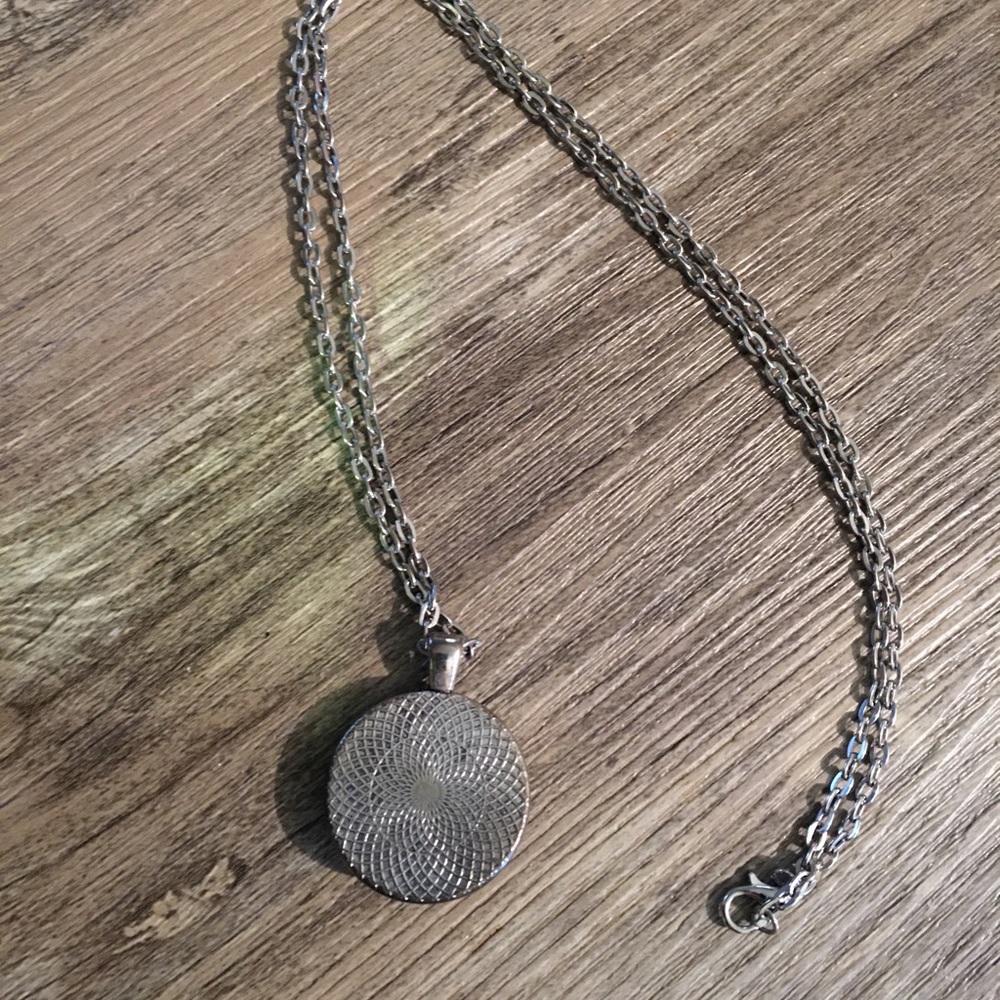 Clock Pendant - 24 Inch Silver Color Chain - Picture 2 of 4